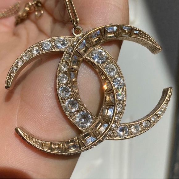 💛✨Gorgeous Chanel Earrings & Necklace Duo✨💛 - Picture 4 of 11